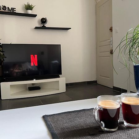 Cosy Studio Hyper Centre Avec Kitchenette & Climatisation Carpentras Bagian luar foto