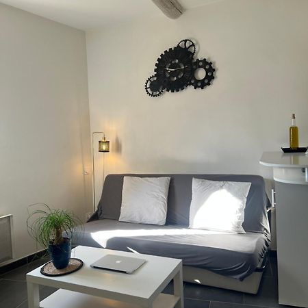 Cosy Studio Hyper Centre Avec Kitchenette & Climatisation Carpentras Bagian luar foto