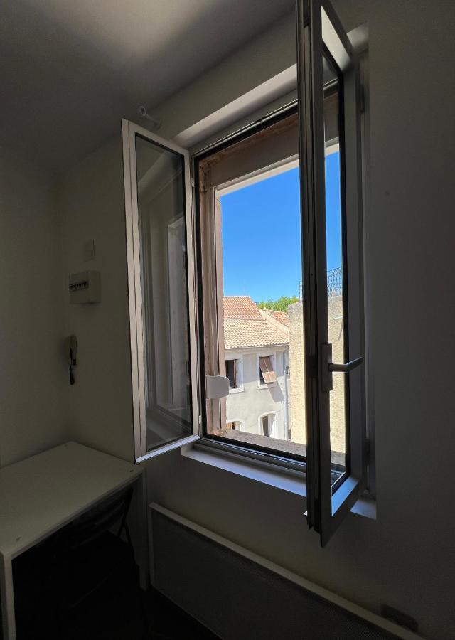 Cosy Studio Hyper Centre Avec Kitchenette & Climatisation Carpentras Bagian luar foto