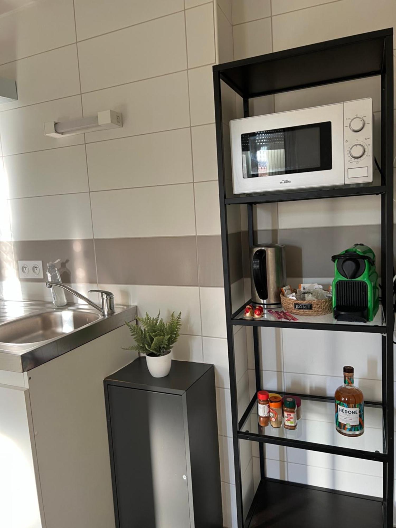 Cosy Studio Hyper Centre Avec Kitchenette & Climatisation Carpentras Bagian luar foto